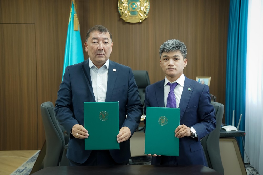 Болашақ көшбасшылар үшін қаржылық сауаттылық: Ынтымақтастық меморандумына қол қойылды